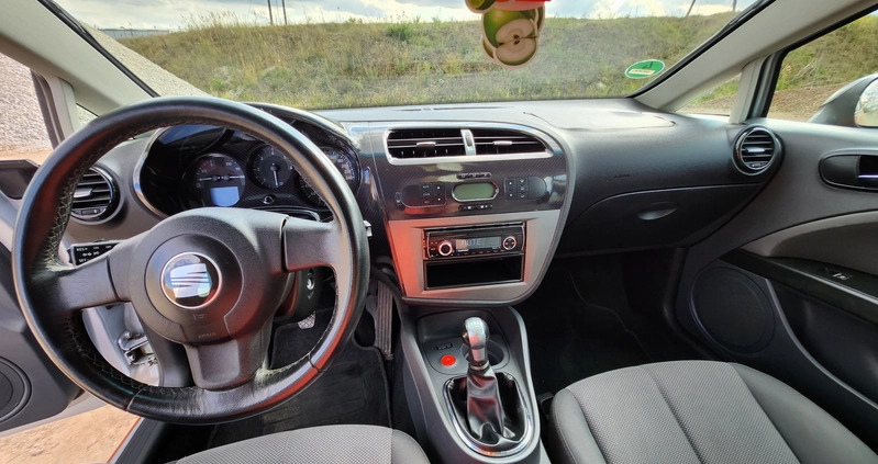 Seat Leon cena 7500 przebieg: 211600, rok produkcji 2006 z Brodnica małe 154